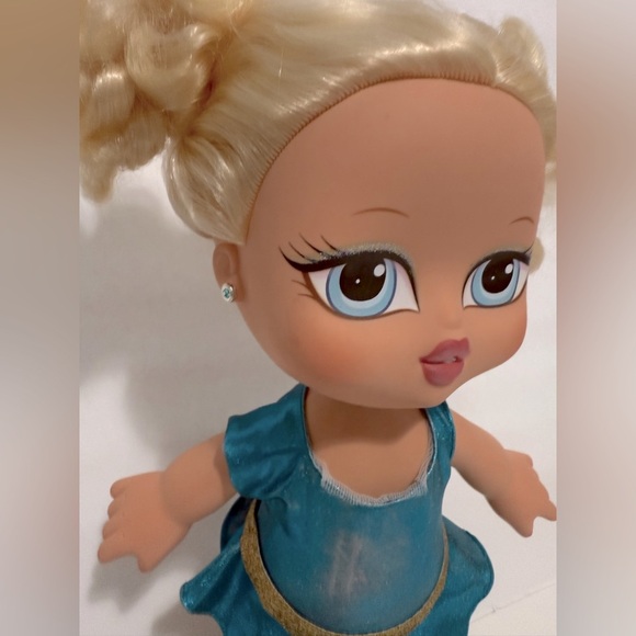 16โ Bratz Babyz Super Skaterz Cloe Doll - Picture 11 of 13